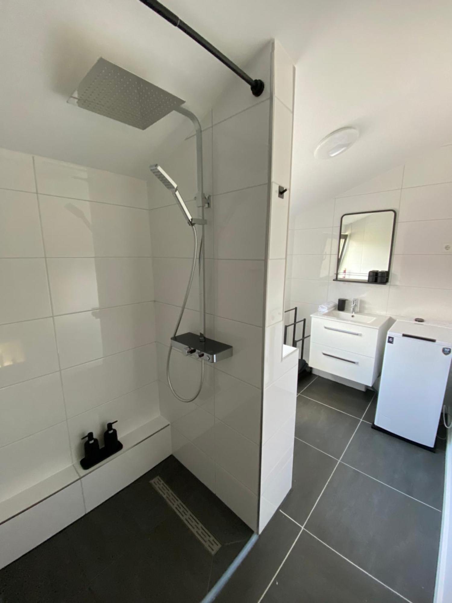 Zentrales Modernes Apartment, Naehe Zoo Und Stadion Dortmund Eksteriør billede