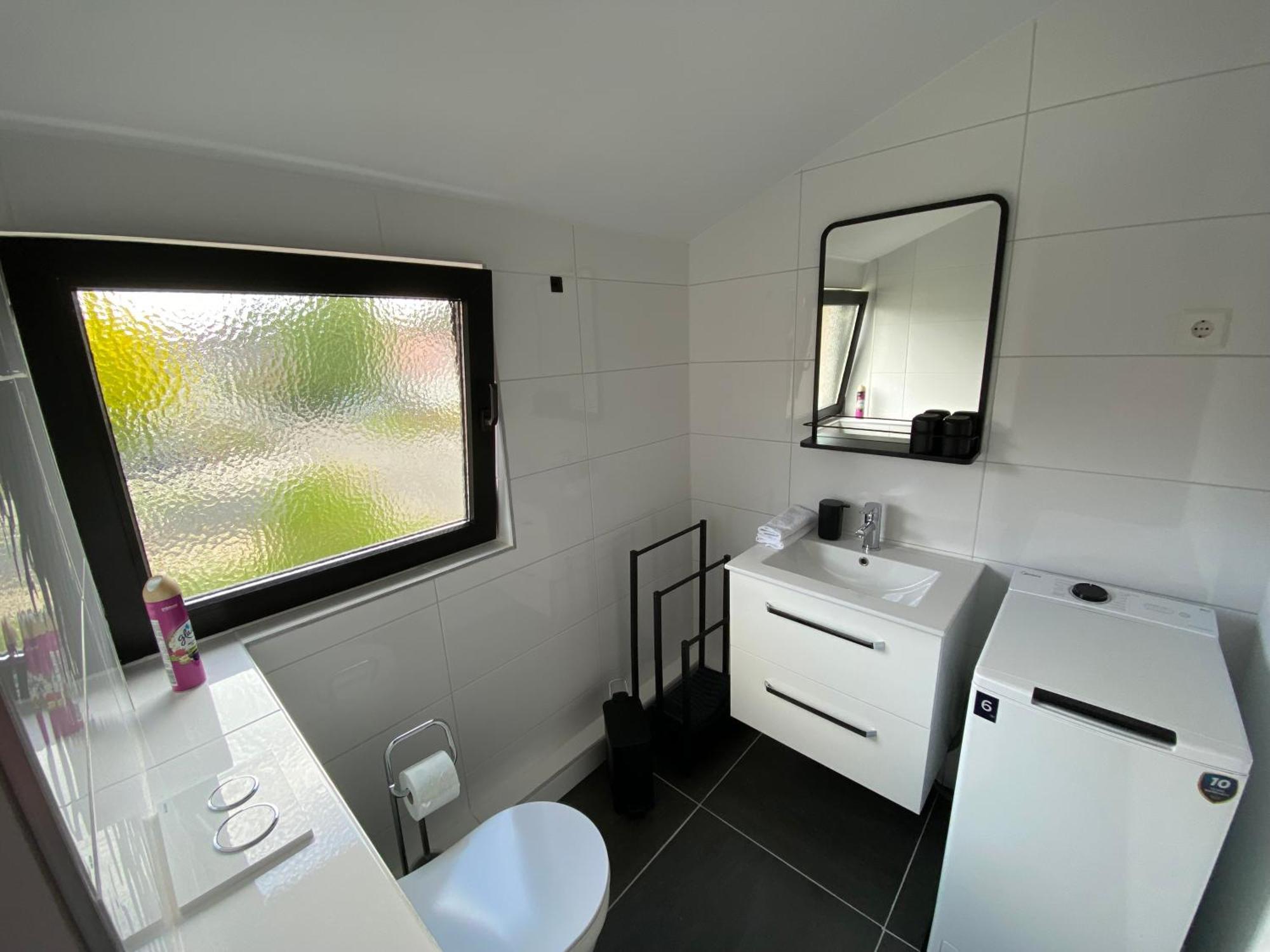 Zentrales Modernes Apartment, Naehe Zoo Und Stadion Dortmund Eksteriør billede